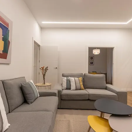 Apartment Kuttun By People